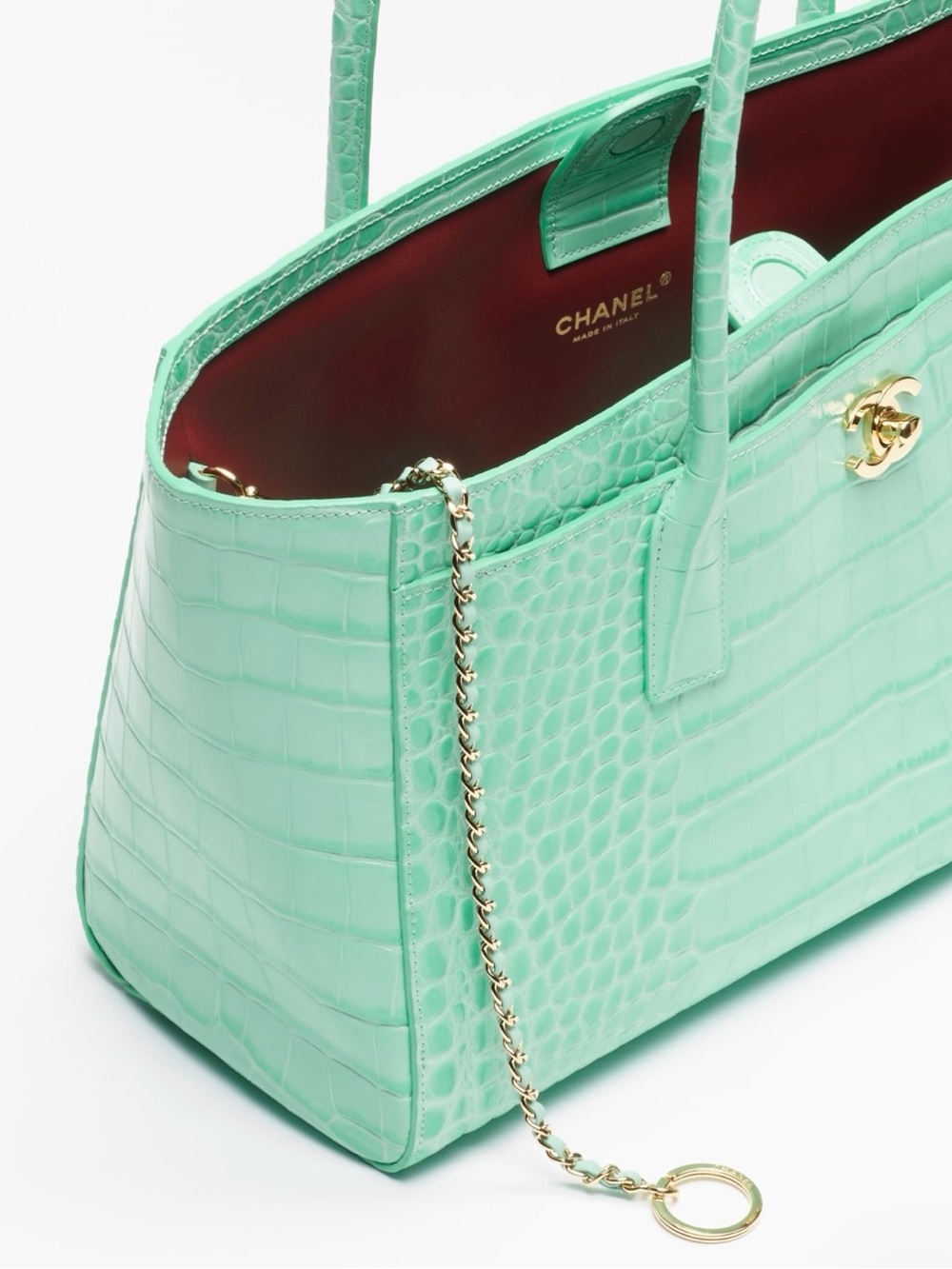 Rare!! Chanel 2026 Mint Croc-Embossed Calfskin & Gold-Tone Medal Tote Bag - Picture 3 of 5